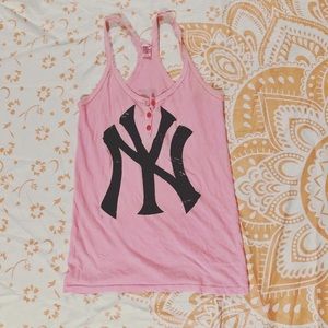 🌸PINK BY VICTORIA SECRET🌸YANKEES🌸RAZORBACK TANK